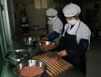 成都學生食堂設(shè)備廠家和你說說預防細菌性食物中毒的基本原則和關(guān)鍵點